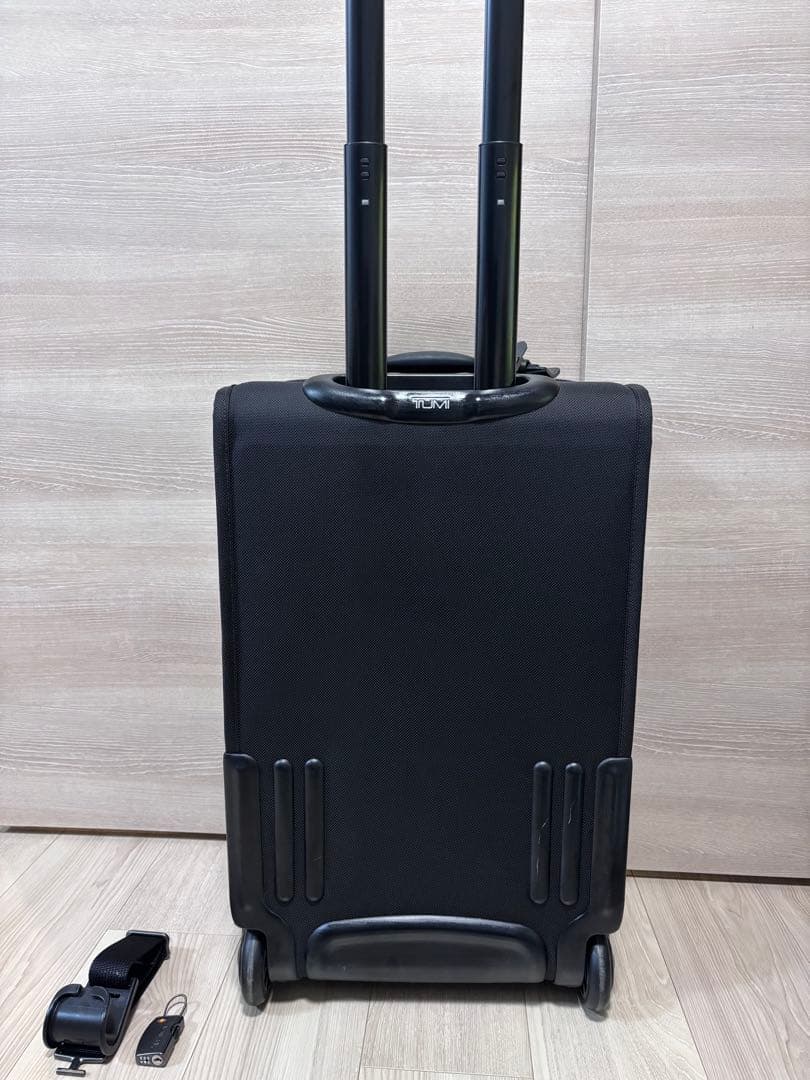 A*A様 美品 TUMI ブラック キャリーケース　22022D4