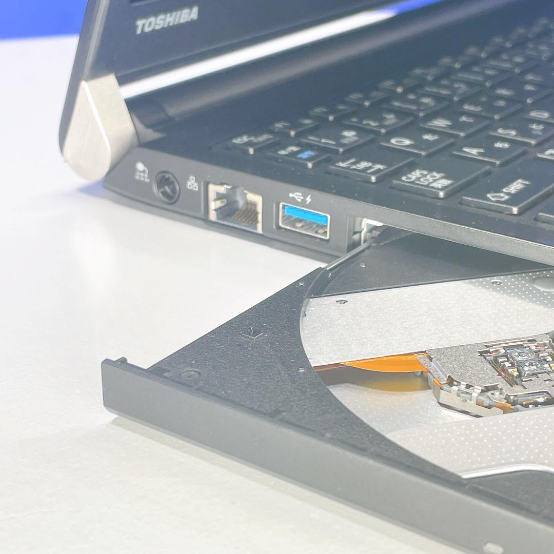 即利用OK！小型軽量✨Windows11✨快速SSD✨東芝カメラ付ノートパソコン