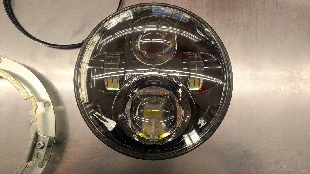 ハーレー純正　デーメーカー　7インチLEDヘッドライト　67700041A