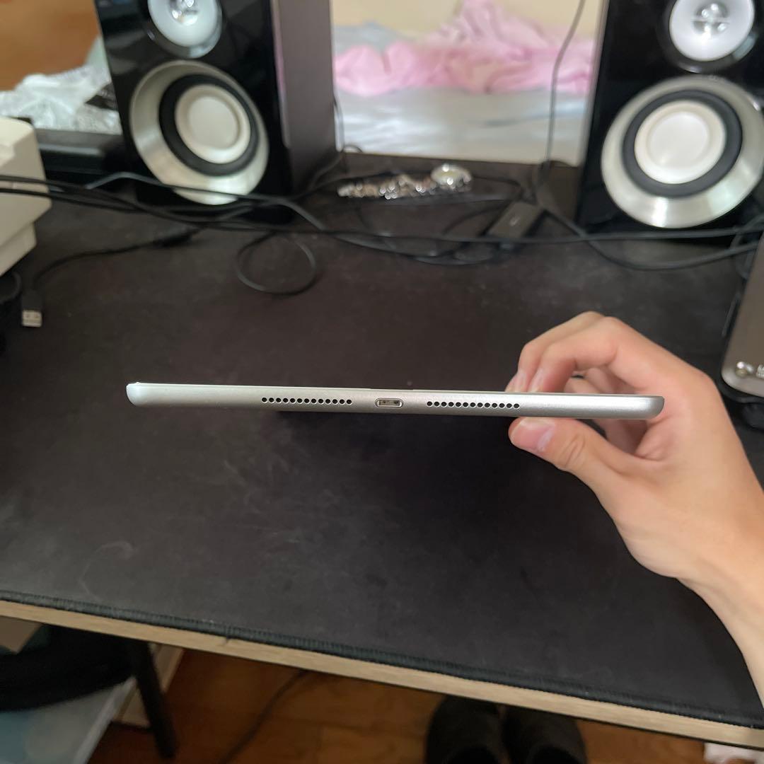 Apple iPad 第８世代 本体