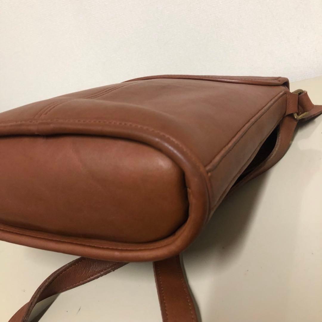 COACH ショルダーバッグ クロスボディ バケツ型 レザー 茶色　ターンロック