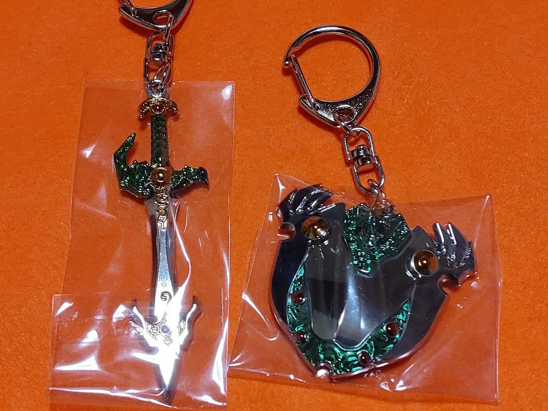 ドラクエ　メタリックアイテムズミニ 6個セット　天空の盾　ロトの剣