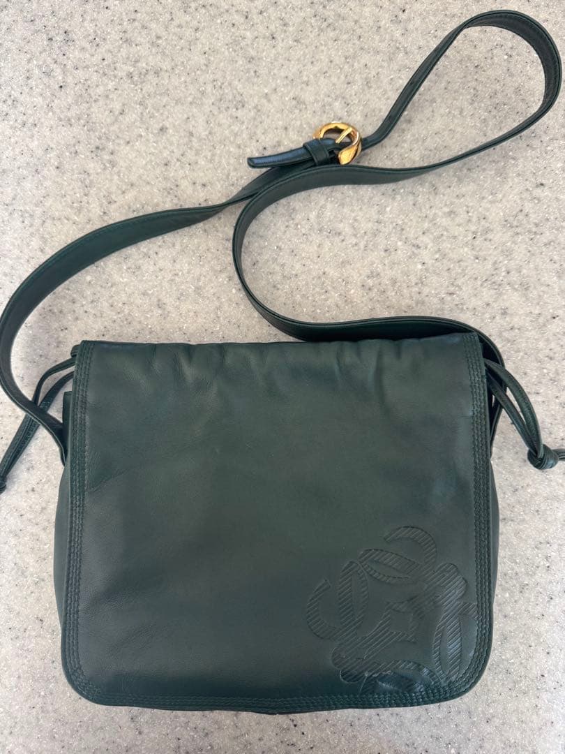 ダークグリーン ショルダーバッグ フラップ付き