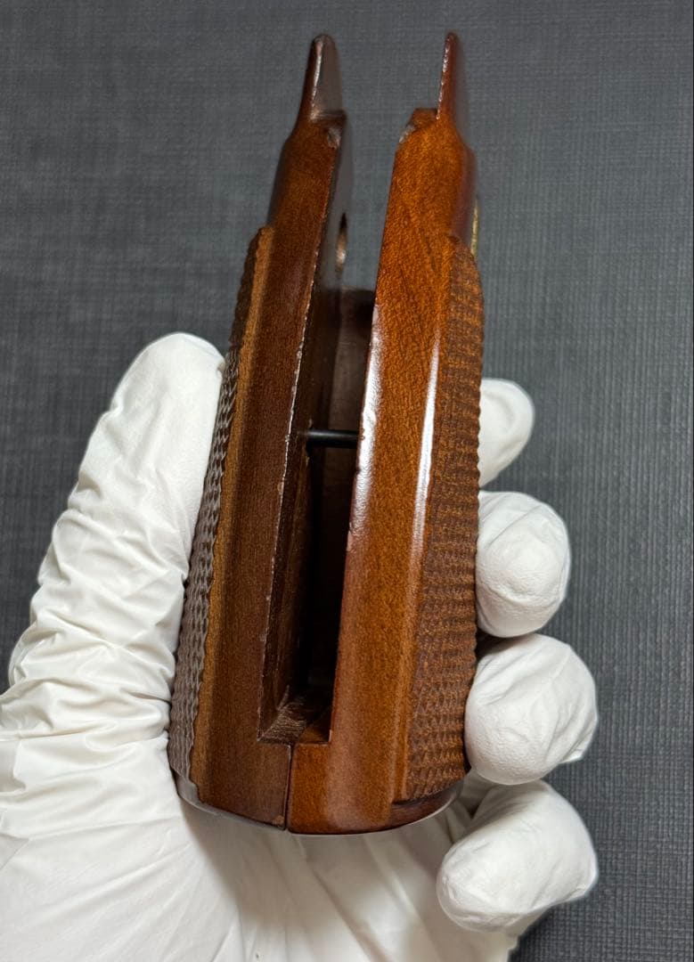 【実物】コルト社純正 パイソン 3rd 前期 木製グリップ スクリュー付き