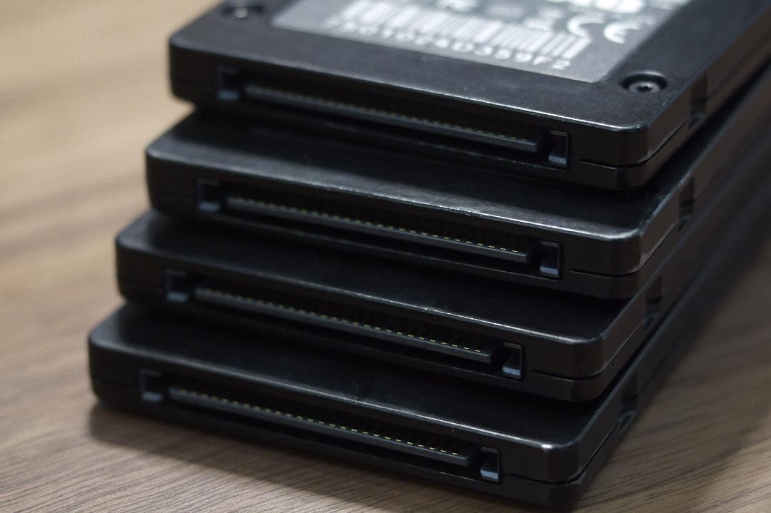 業務用カメラRED EPIC 他用SSDメディア　REDMAG　64GB×4個