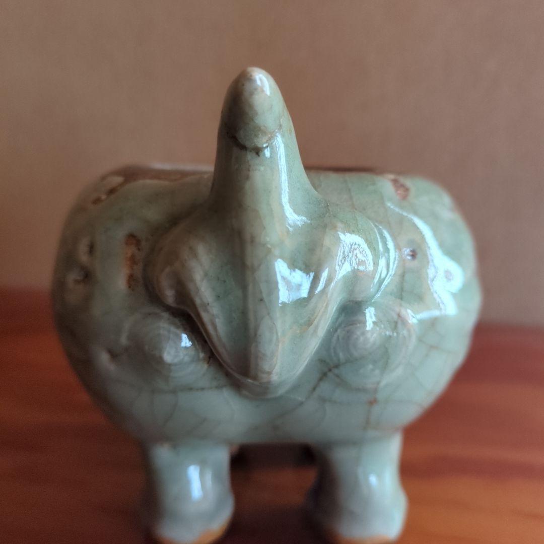 獅子形陶器 中型 淡い緑色　青磁香炉　獅子香炉　古美術品　骨董　中国