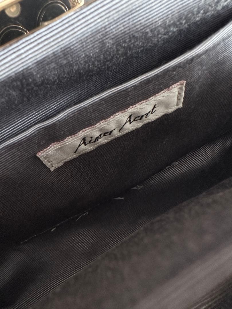 Aimer Acretのフレアタッククラッチバック