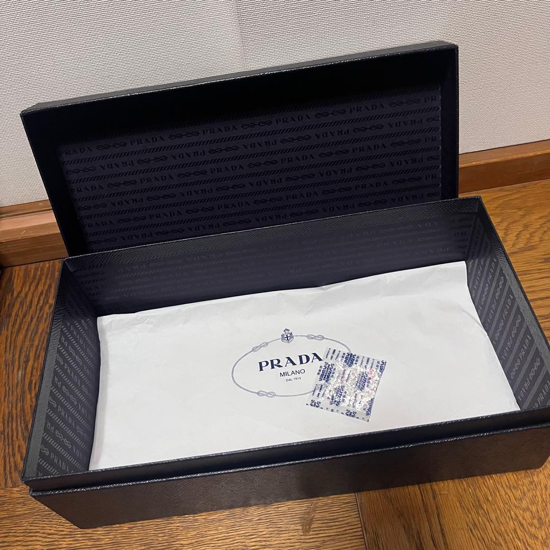 PRADAプラダトライアングルロゴ 三角プレート　ラムレザーグローブ手袋81/2