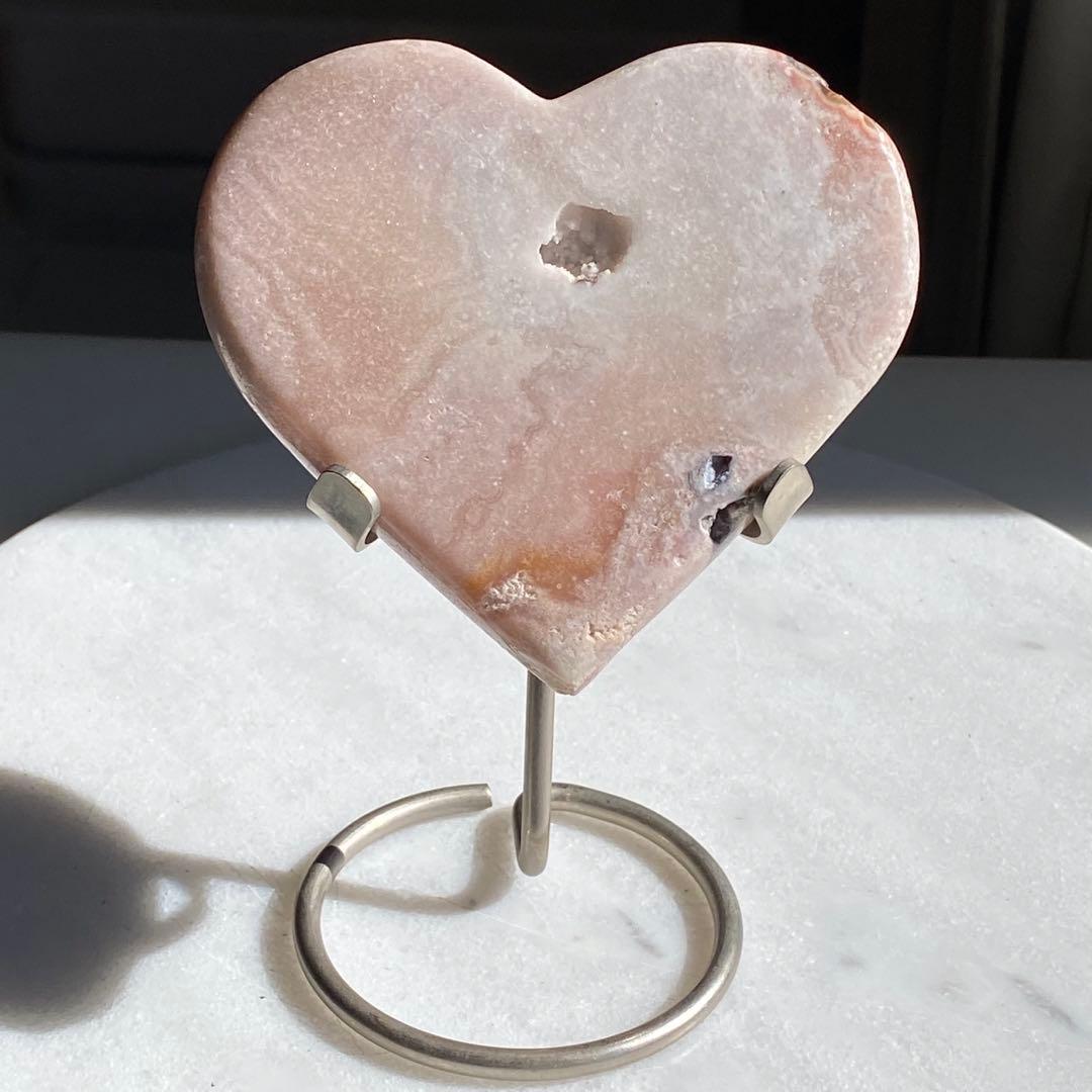 ★★★破格最終特価【 美しい ピンクアメジスト ハート 台座付き481g