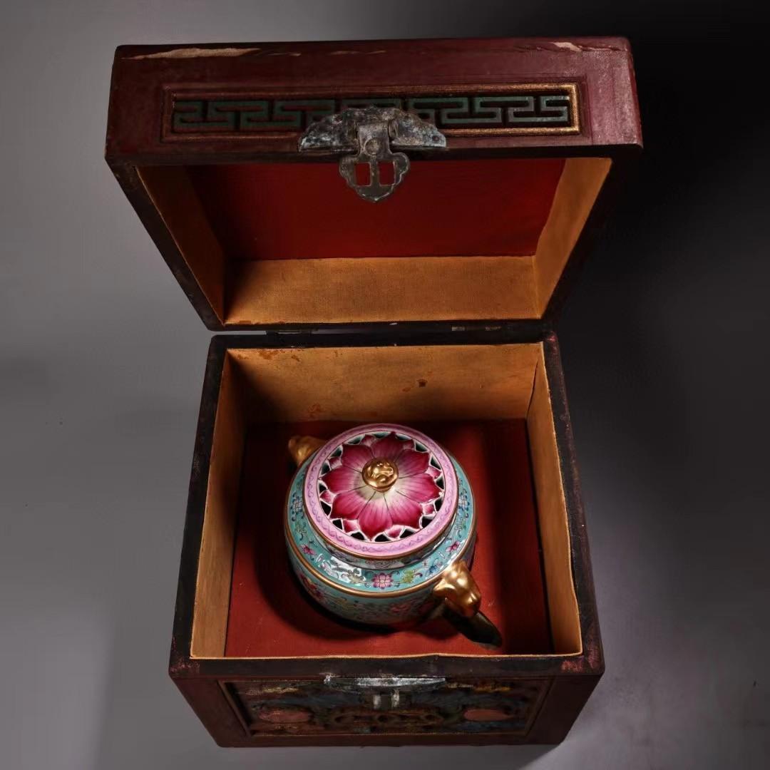 中国古美術・珍品旧蔵・七宝彩と鎏金磁器の熏香炉・純手描き・古陶瓷品・極細工・置物