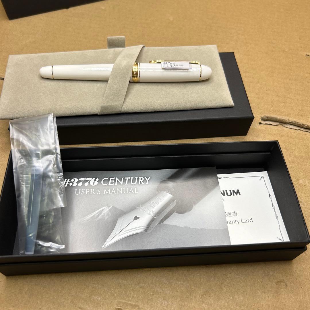 プラチナ万年筆 センチュリー シュノンソーホワイト 超極細 PNB-15000