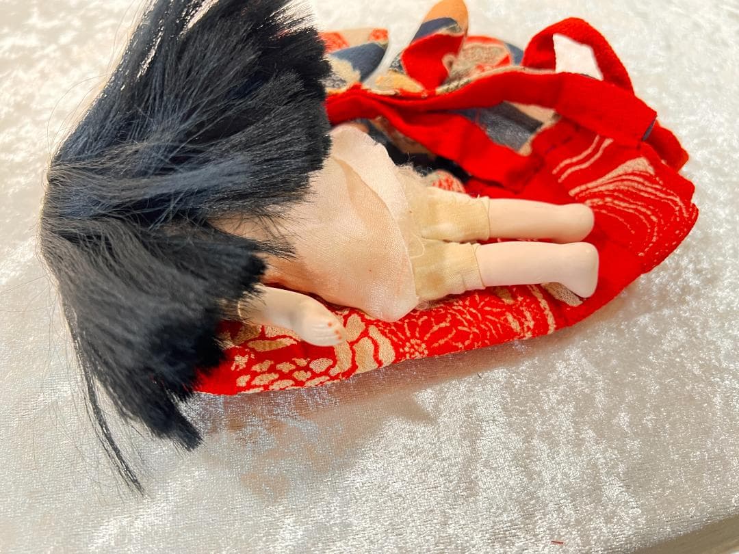 人形　日本人形　女の子　ちりめんの着物付き W6×D3×H15㎝