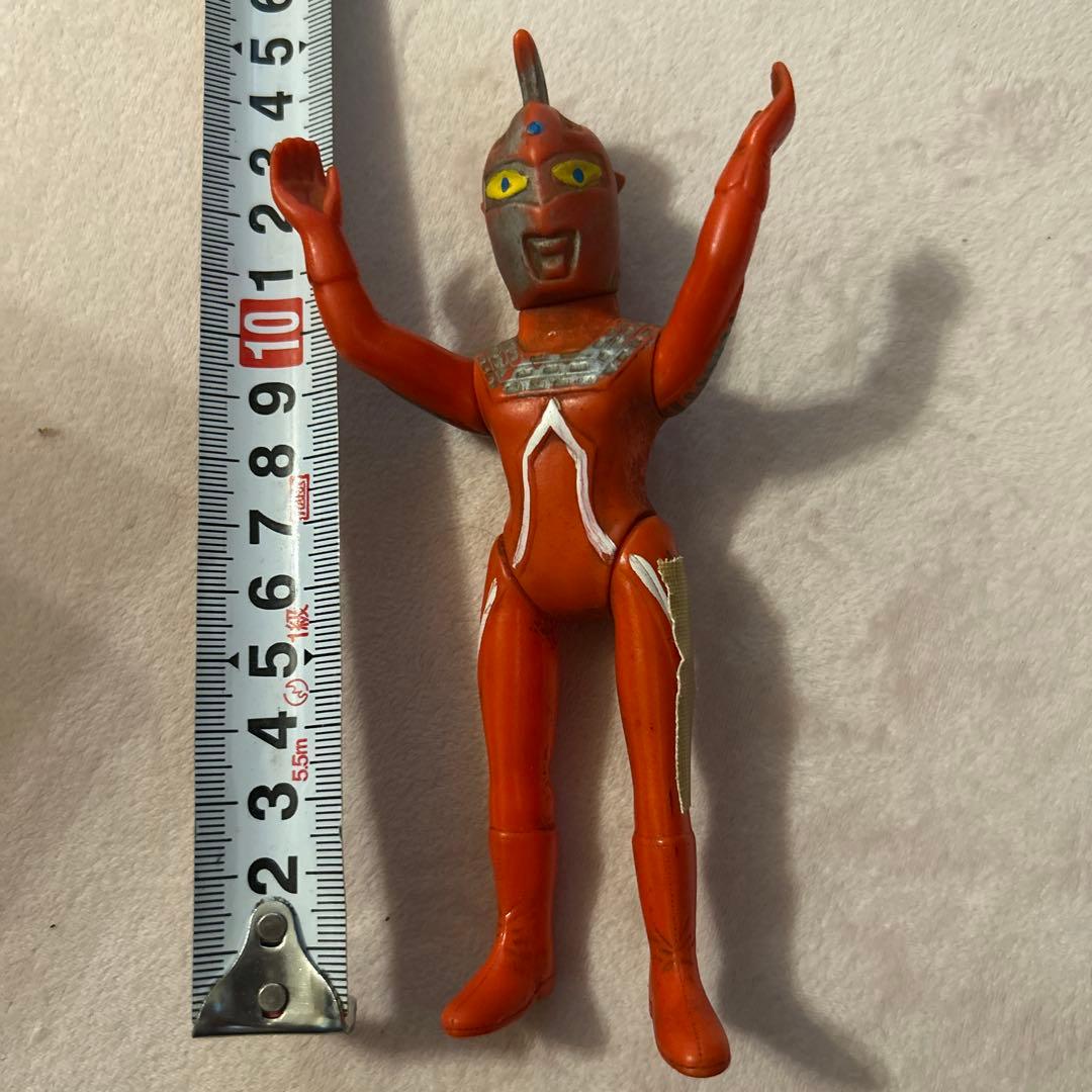 ウルトラセブンフィギュア オレンジ