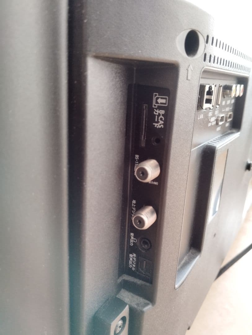 テレビ　40インチ