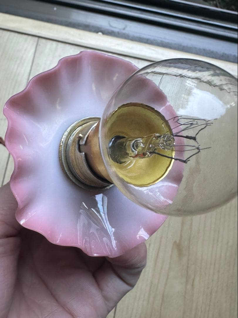 ひーこページになります＊ オパリンローズの小さな可愛らしいアトリエランプ＊