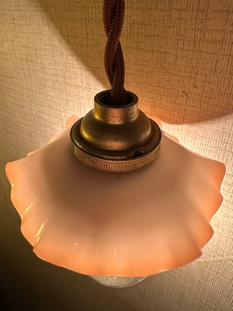 ひーこページになります＊ オパリンローズの小さな可愛らしいアトリエランプ＊