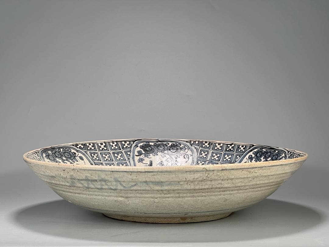 中国美術　16世紀頃　明代　明時代　青花花鳥文大盤　染付大皿　 唐物　安南大皿