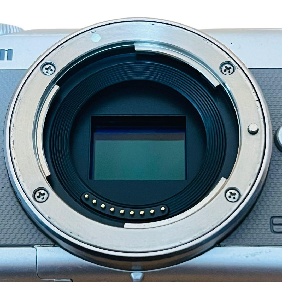 Canon EOS M100 シルバー　ジャンク　充電器付属