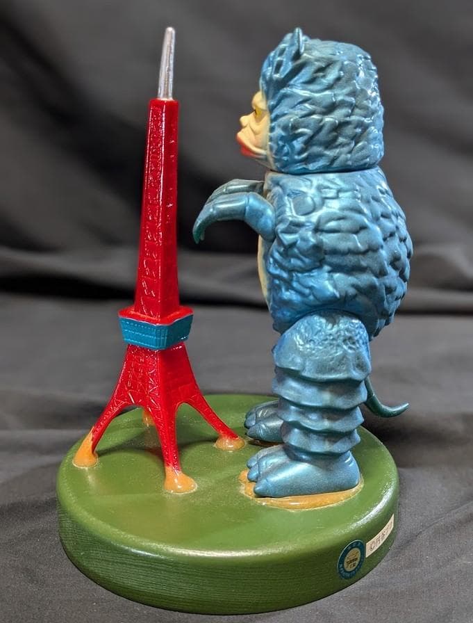 東京タワーガラモン青「ウルトラQ」登場怪獣（Ｍ１号）台座付ソフビフィギュア非売品