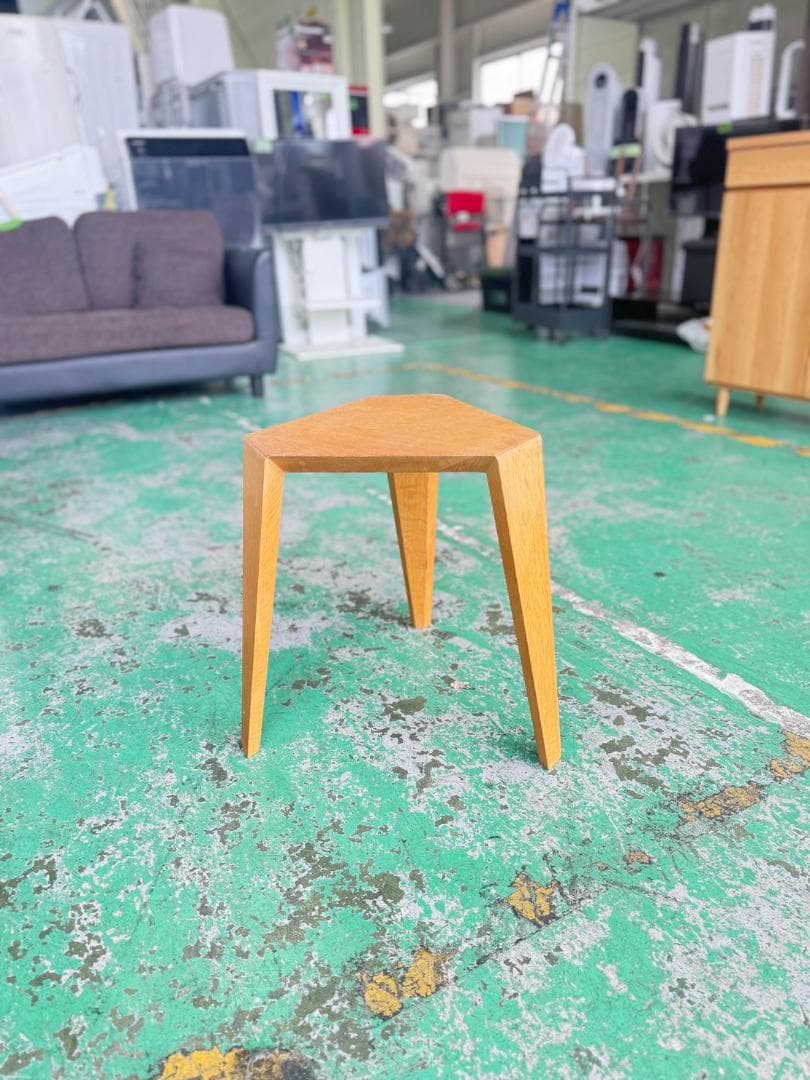 ナチュラルウッド 三角形スツール