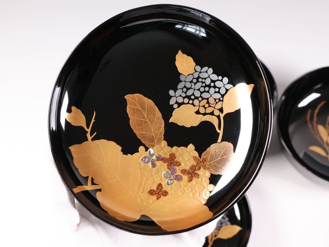 【MB189】天然木漆塗 紫陽花と葵 金蒔絵 螺鈿入 黒塗 煮物椀 二客 昭和期