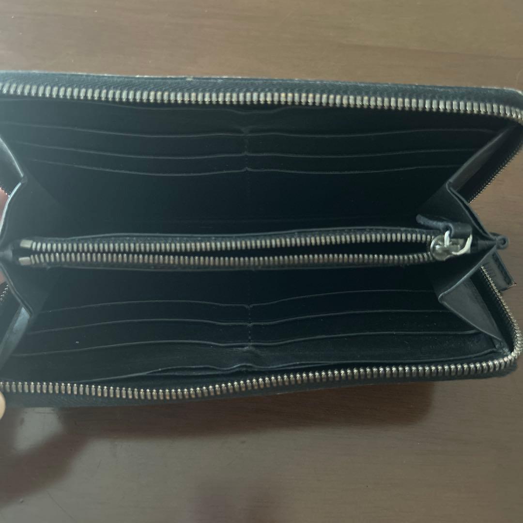 ベルルッティチャック付き長財布