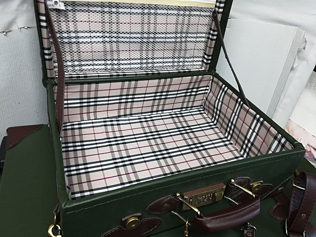 キャリーケース旅行カバン