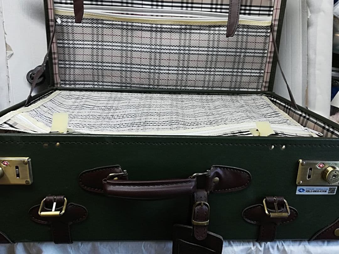 キャリーケース旅行カバン