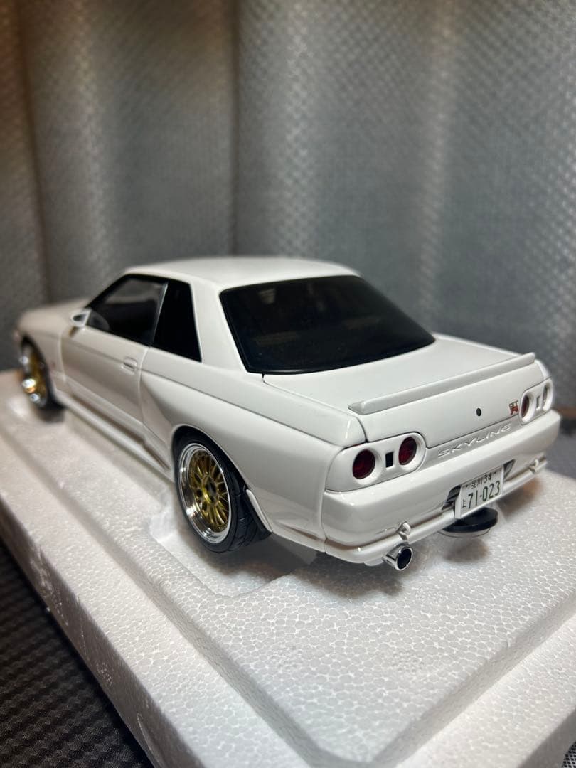 1/18 スカイライン R32 GT-R 湾岸ミッドナイト レイナ