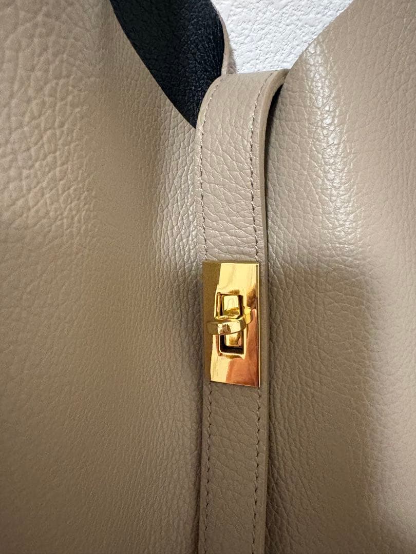 ヴィオラドーロ VIOLAdORO レザー ショルダーバッグ