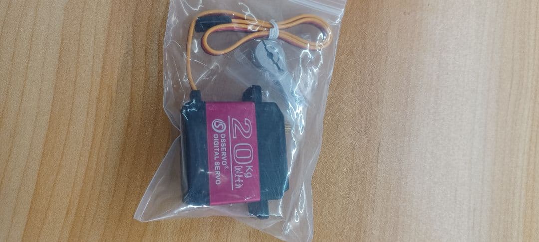 タミヤCR-01ランドクルーザー40新品未組立、他付属品付き