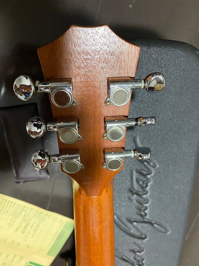 アコースティックギター　Taylor