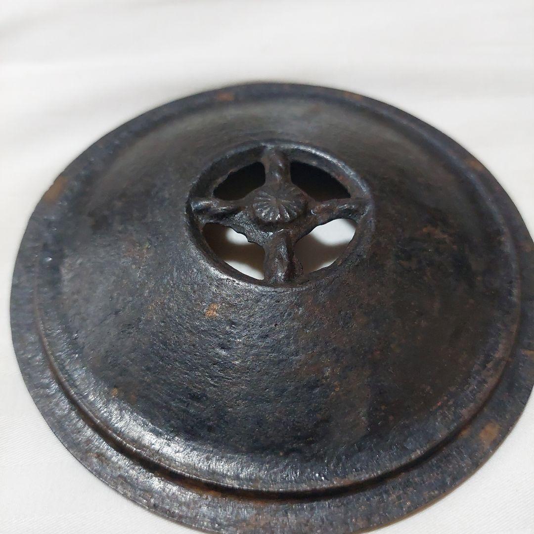 鉄製 茶釜 丸型 浮彫りデザイン