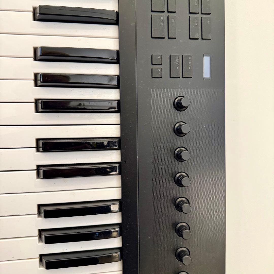 KOMPLETE KONTROL A61 MIDIキーボード