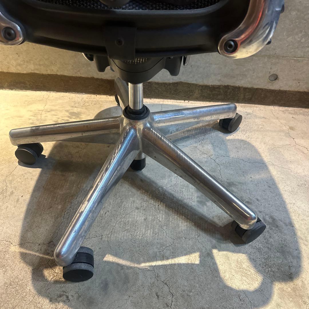 ハーマンミラー アーロンチェア Bサイズ アルミ2009年