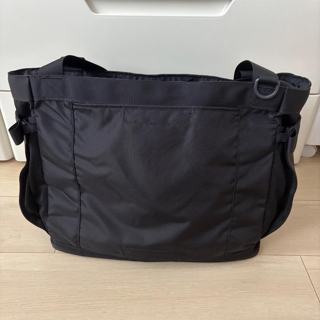 【超美品・海外限定】ザ・ノースフェイス ベースキャンプボイジャートート 25L