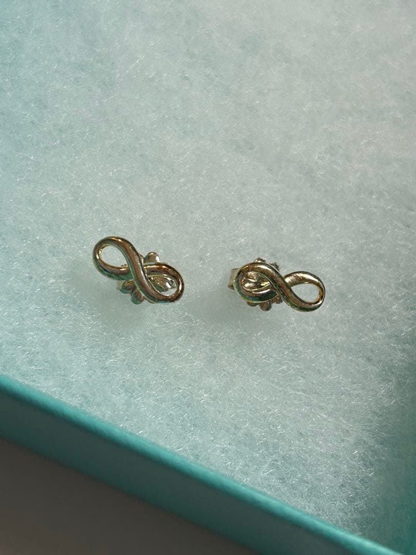 Tiffany & Co. インフィニティ　ピアス　両耳　箱付き