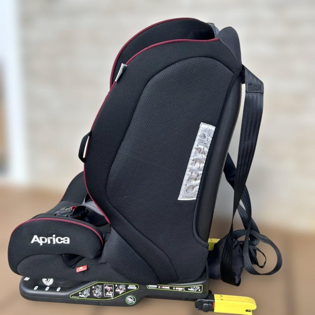 Aprica ハーネス付きチャイルド＆ジュニアシート　ISOFIX