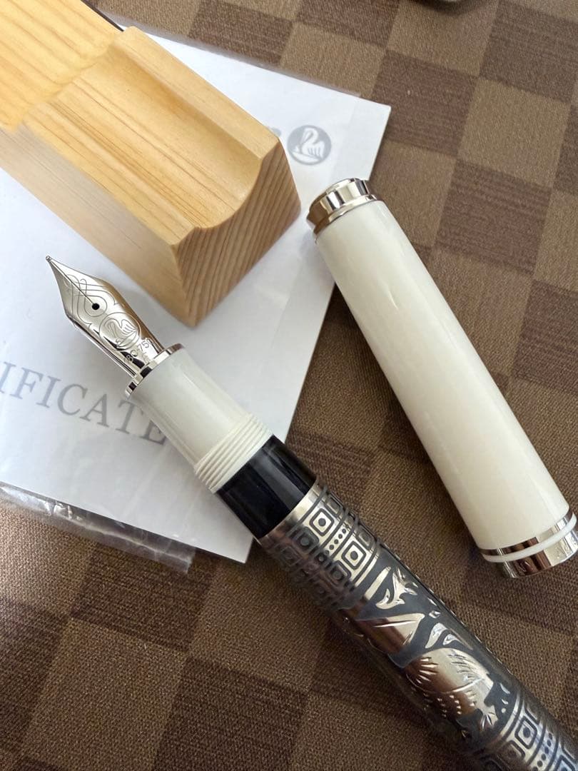 ペリカン万年筆M910（M800サイズ)白い