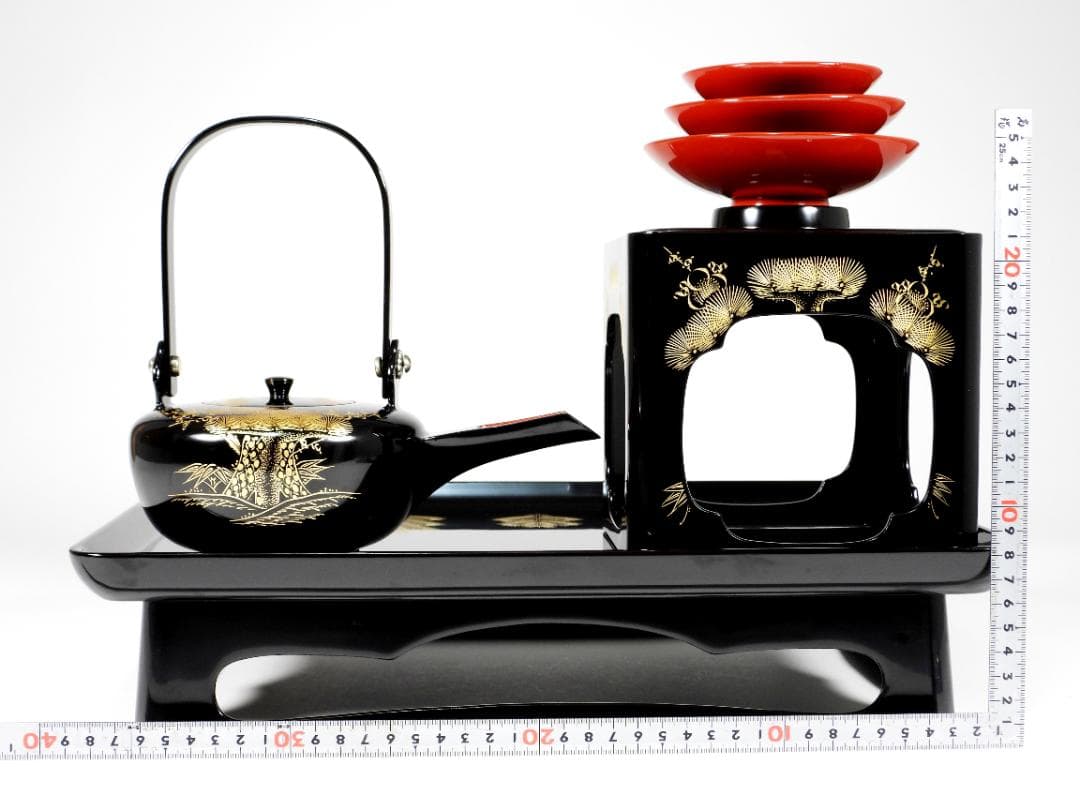 【専用】輪島塗　屠蘇器　本漆　沈金　松鶴亀紋 盃　銚子　盆　木製 ２点セット