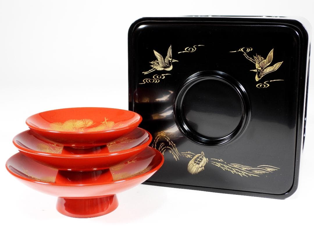 【専用】輪島塗　屠蘇器　本漆　沈金　松鶴亀紋 盃　銚子　盆　木製 ２点セット