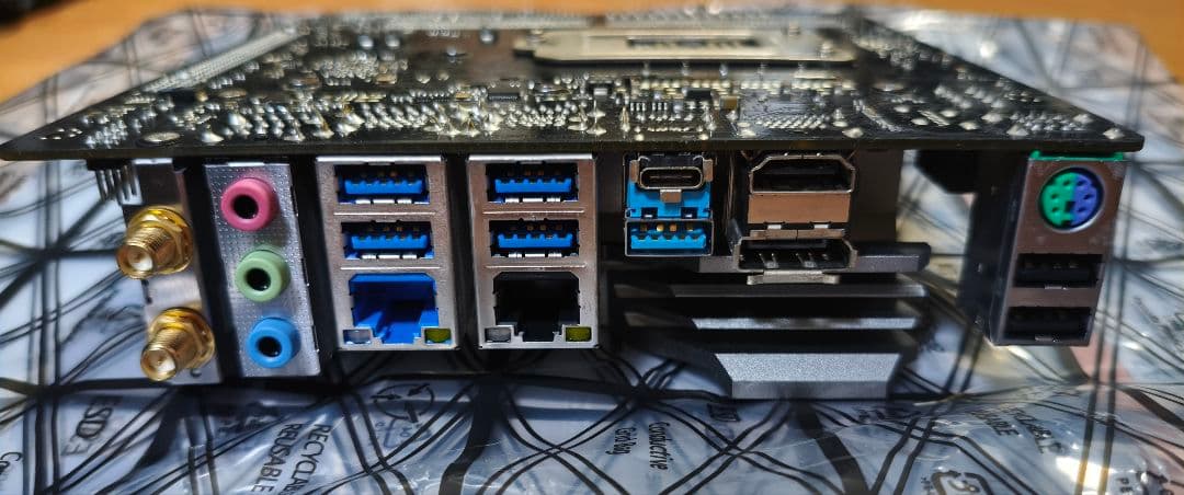 マザーボード ASRock Z490M-ITX/ac