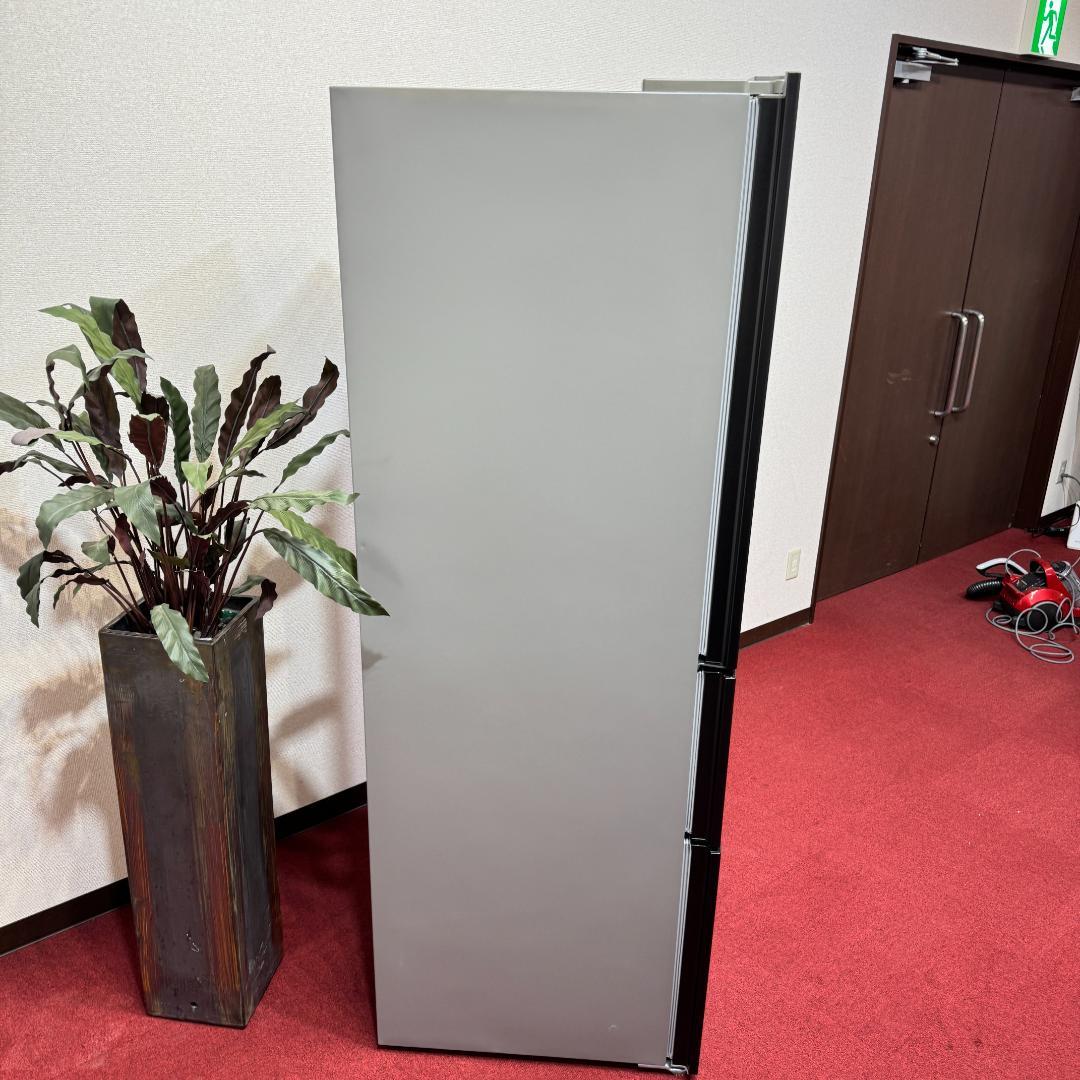 東京23区送料無料　展示品未使用アイリス冷蔵庫320L　IRNS-32B-B