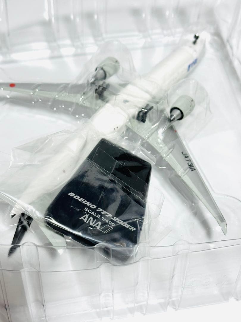 全日空商事 1/400 B777-300ERスターアライアンス NH40003