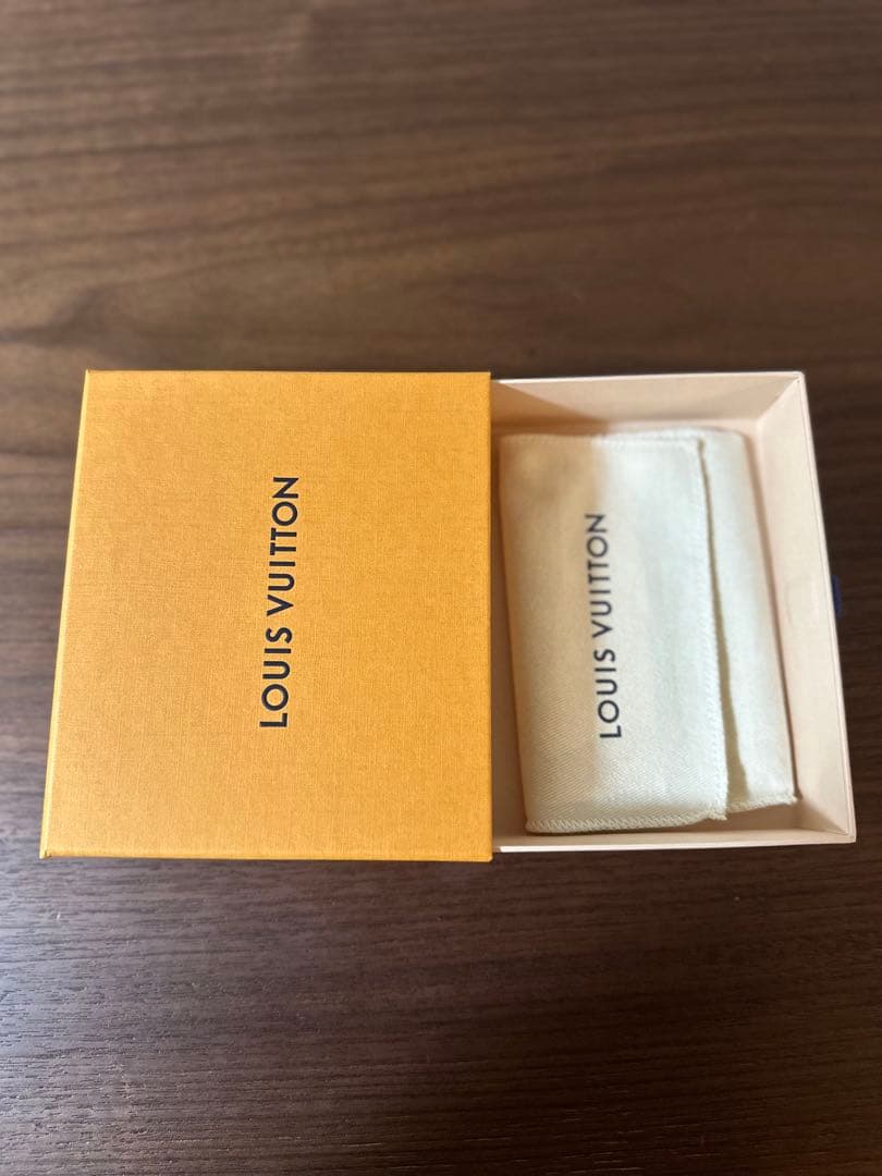 ルイヴィトン ポルトフォイユ・ゾエ