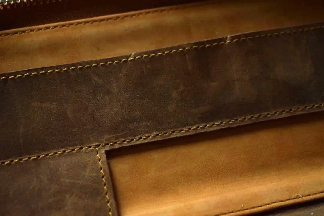 バハギア ラウンドジップ型 ペンケース クレイジーホース革 ブラウン