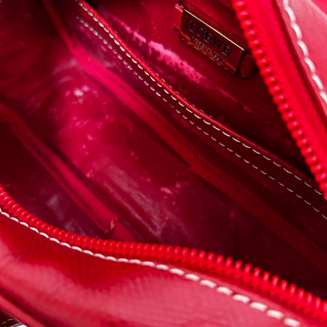 外観美品 LOEWE レザー　レッド　アナグラム　ショルダーバックロスボディ