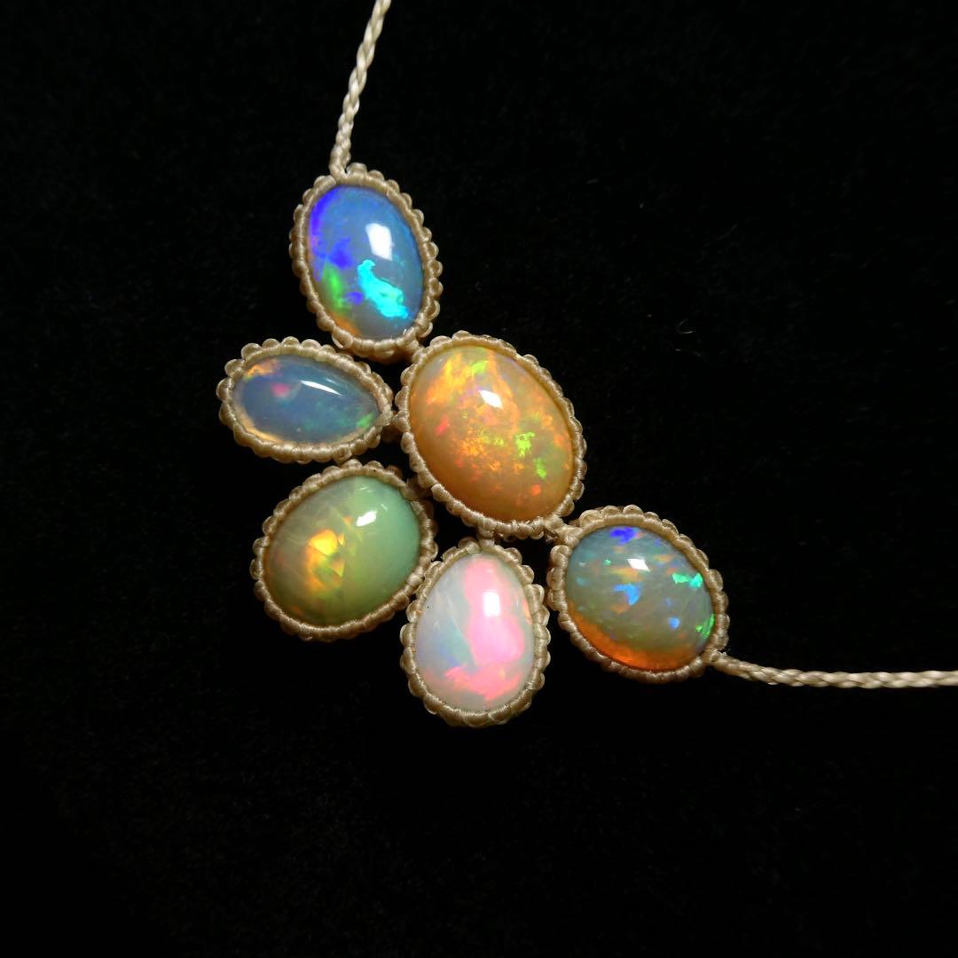 F　オパールのマクラメネックレス