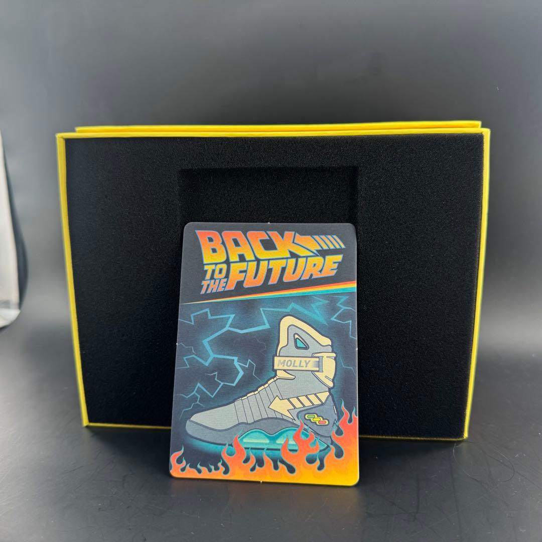 POPMART Molly Back To The future フィギュア