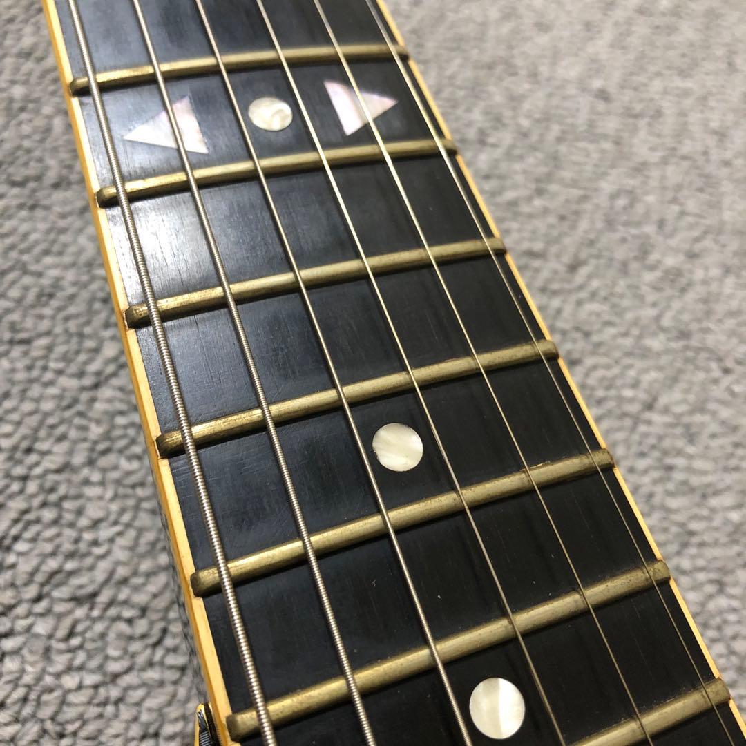 EMGピックアップ搭載　変形エレキギター